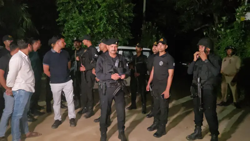 आज़मगढ़: पूजा के दौरान पत्नी, बेटे और दो पुजारियों की हत्या, हालात काबू करने को बुलाए गए कमांडो, क्या है पूरी घटना